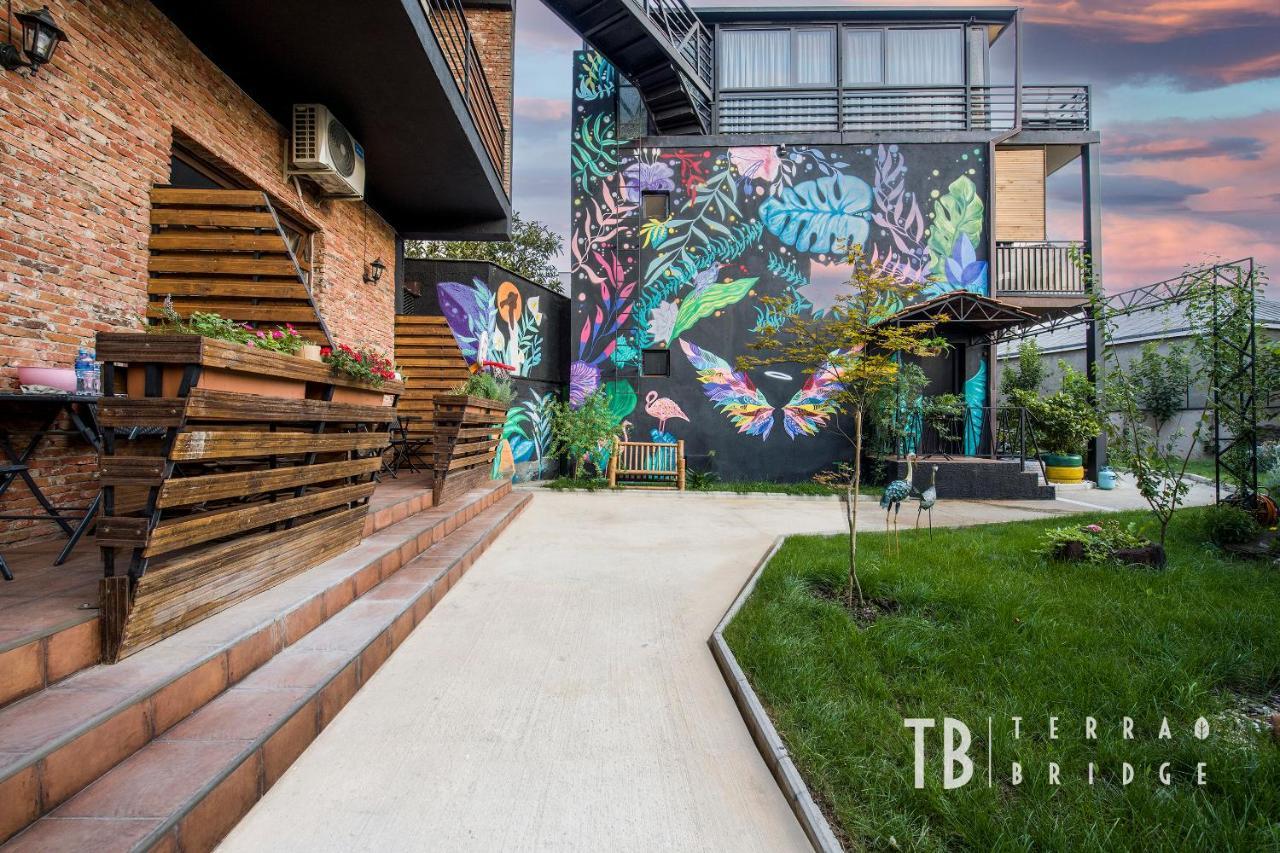 Terra Bridge Hotel Tbilisi Bagian luar foto