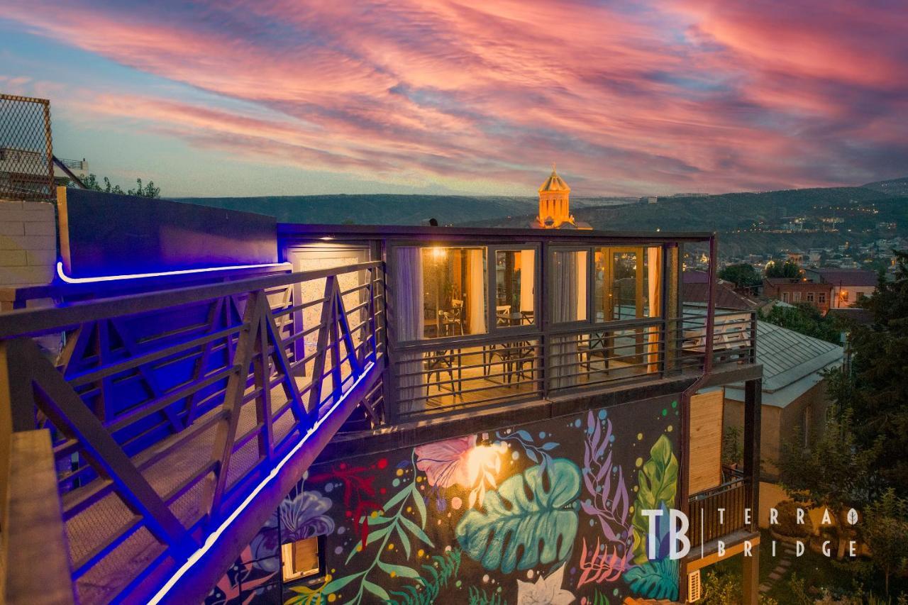 Terra Bridge Hotel Tbilisi Bagian luar foto