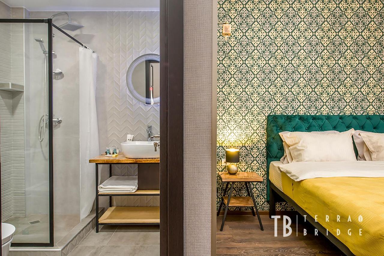 Terra Bridge Hotel Tbilisi Bagian luar foto