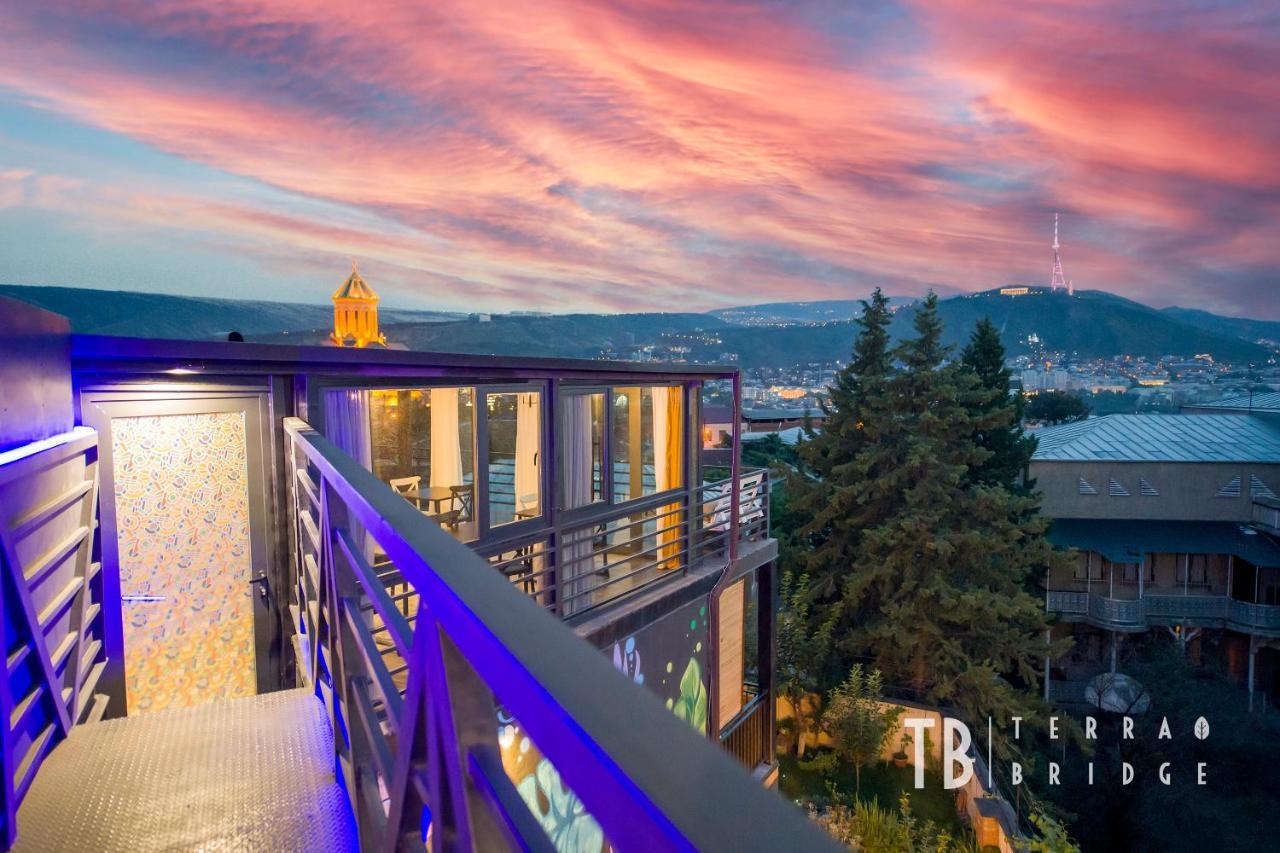 Terra Bridge Hotel Tbilisi Bagian luar foto