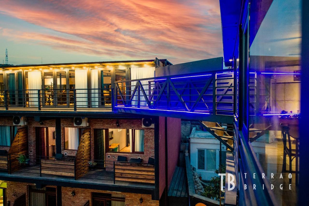 Terra Bridge Hotel Tbilisi Bagian luar foto