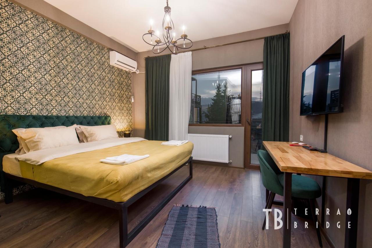 Terra Bridge Hotel Tbilisi Bagian luar foto
