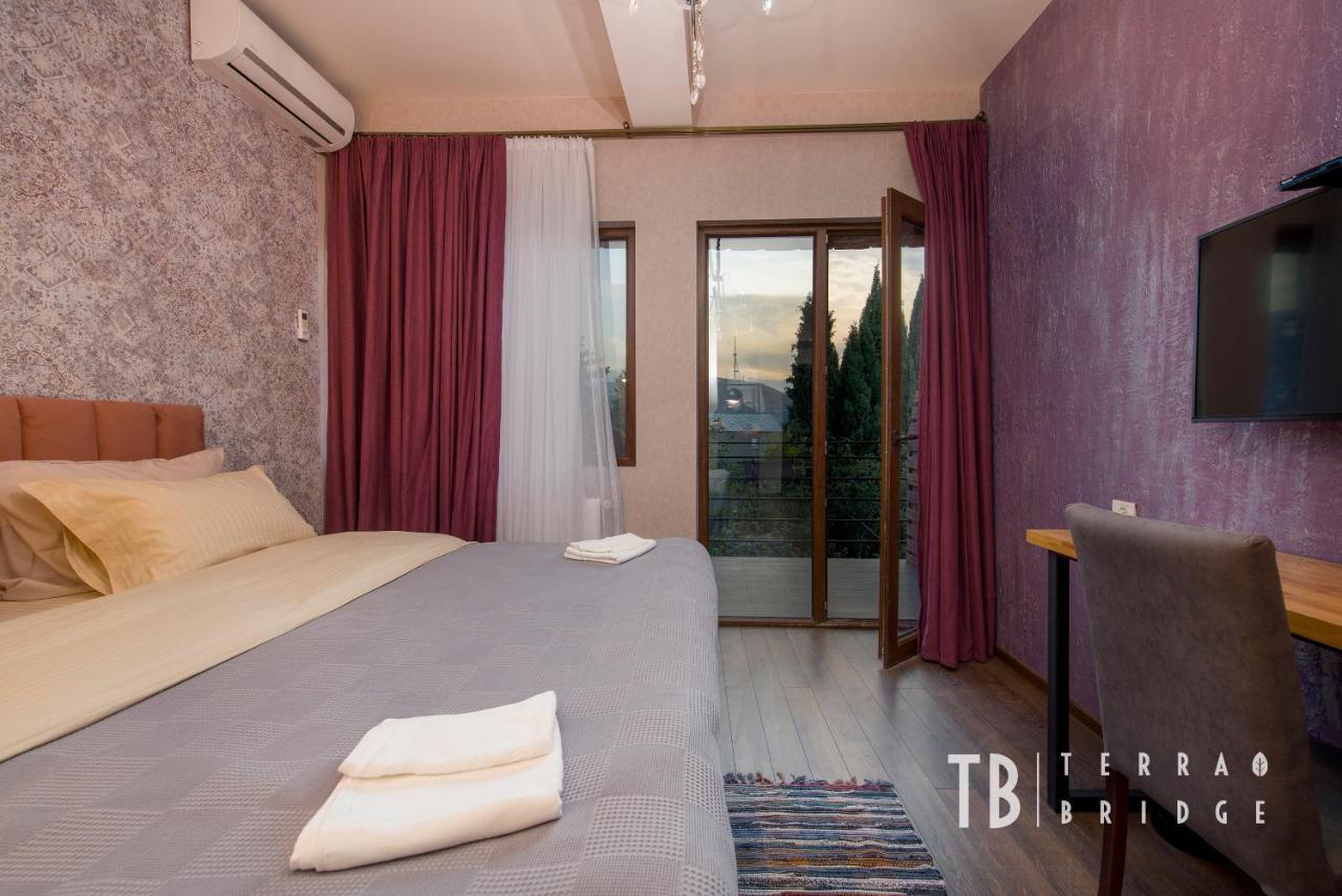 Terra Bridge Hotel Tbilisi Bagian luar foto