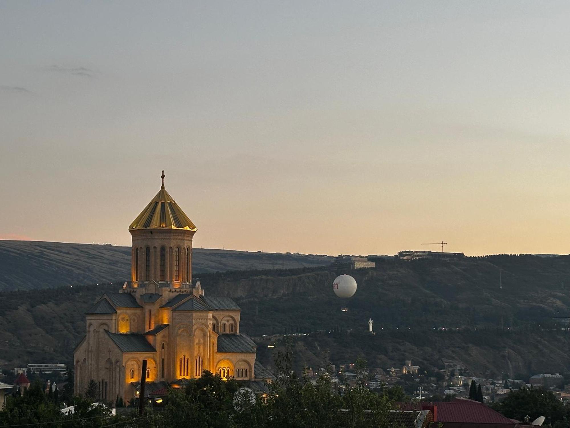 Terra Bridge Hotel Tbilisi Bagian luar foto